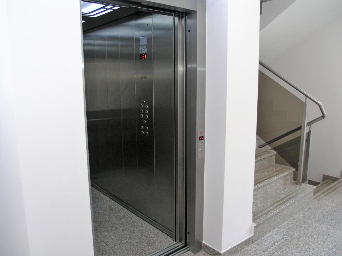 Apartament Metro Kowienska Warsaw Luaran gambar