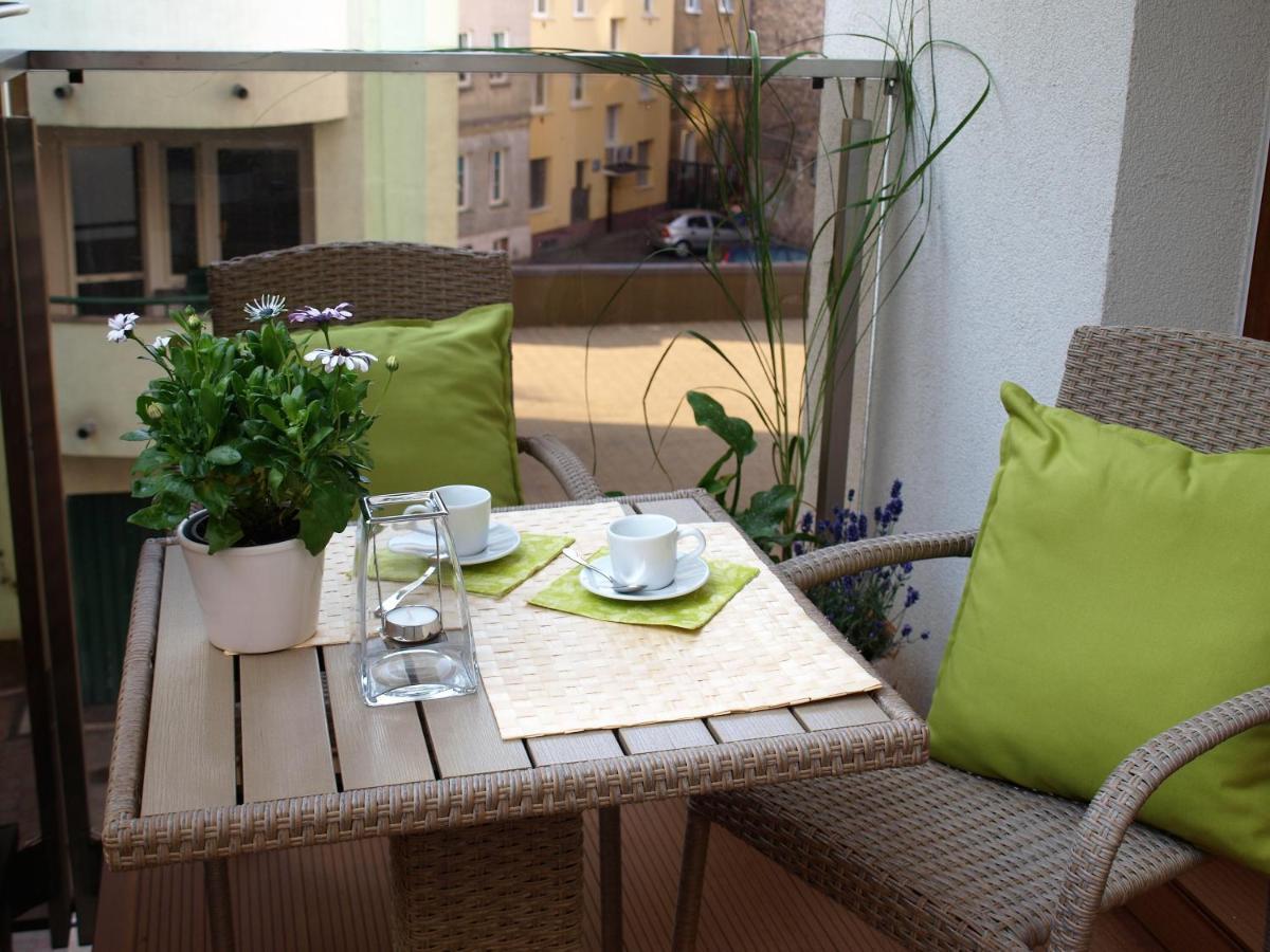 Apartament Metro Kowienska Warsaw Luaran gambar